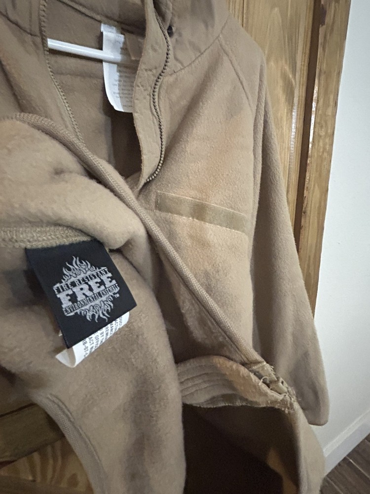 LINER, EXTREME WEATHER OUTER LAYER, FLAME RESISTANT, ARMY SIZE: SMALL REGULAR