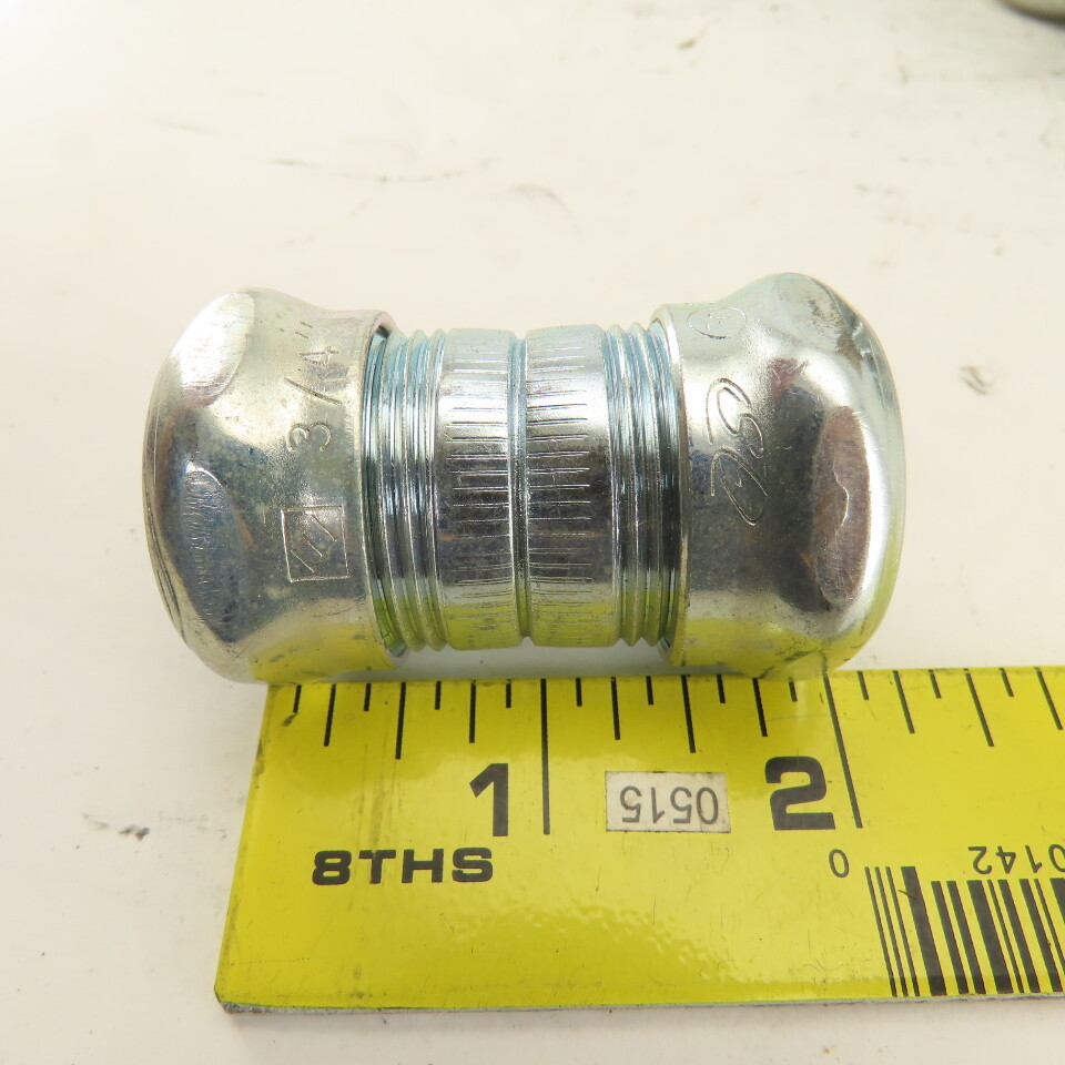 Elecor ES2202 3/4" EMT Compression Type Coupling Lot Of 34