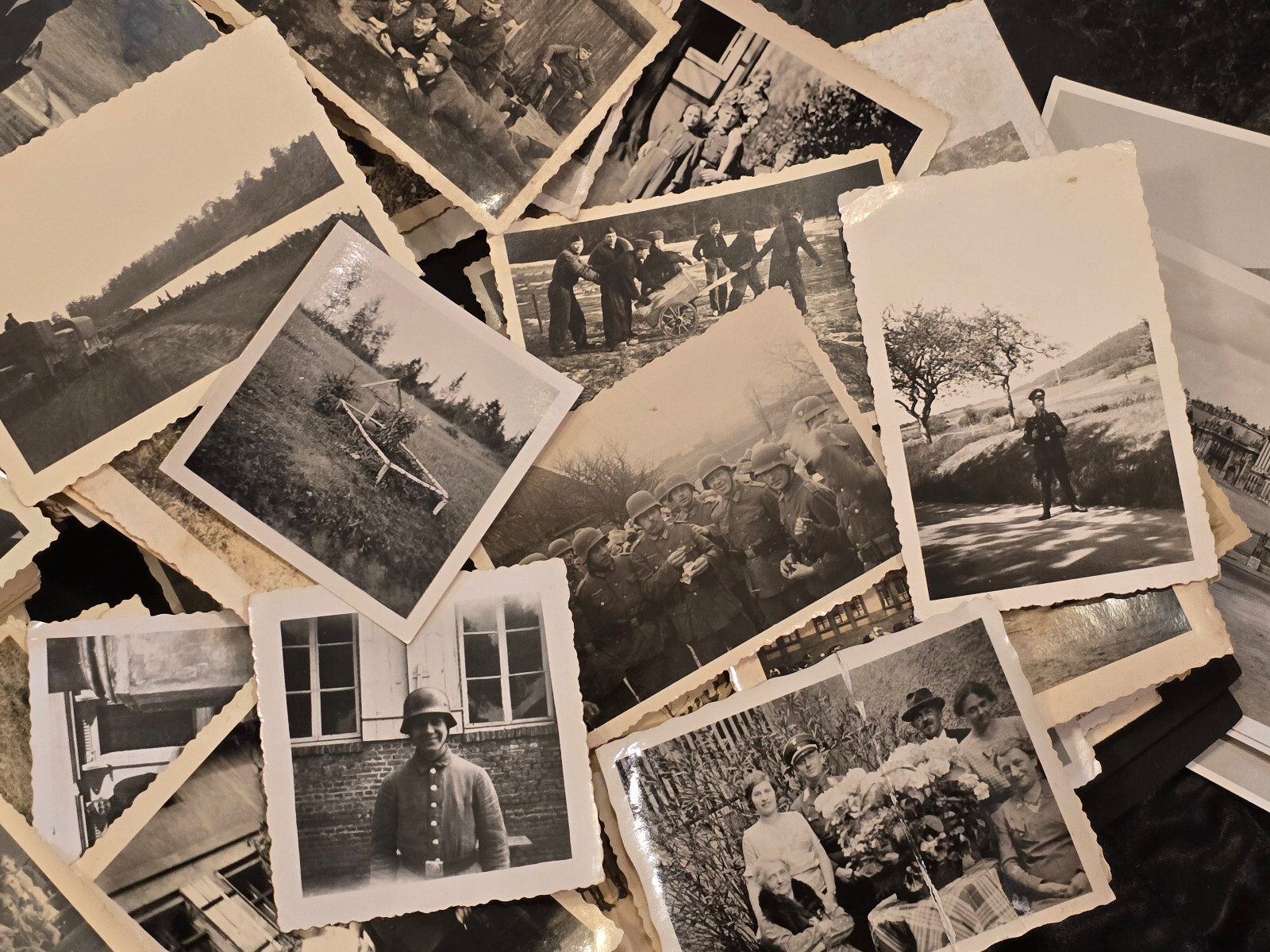 WW2 WWII original German soldiers wartime military photo photograph