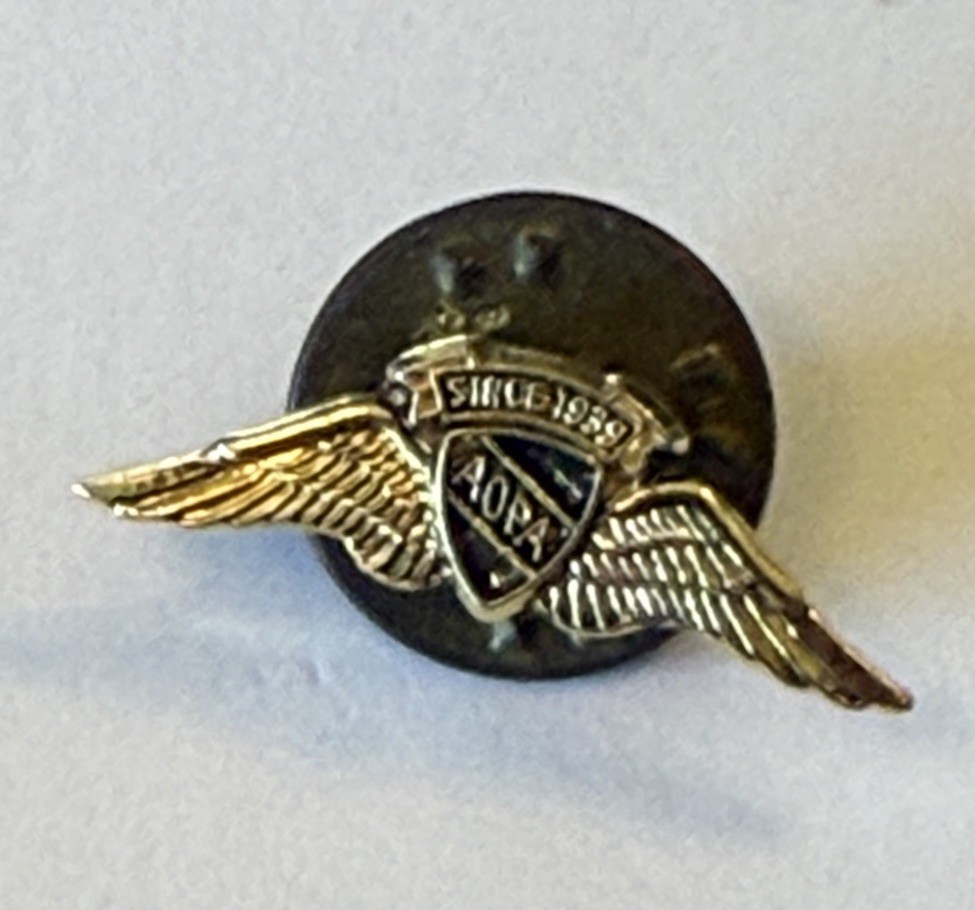 Lot of 4 Vintage AOPA Aviation Lapel Pins Wings Member Staff Pilot Badges