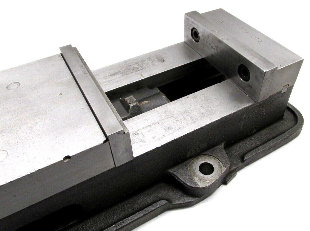 KURT ANGLOCK 6" MILLING MACHINE VISE w/ JAWS & HANDLE - #D60