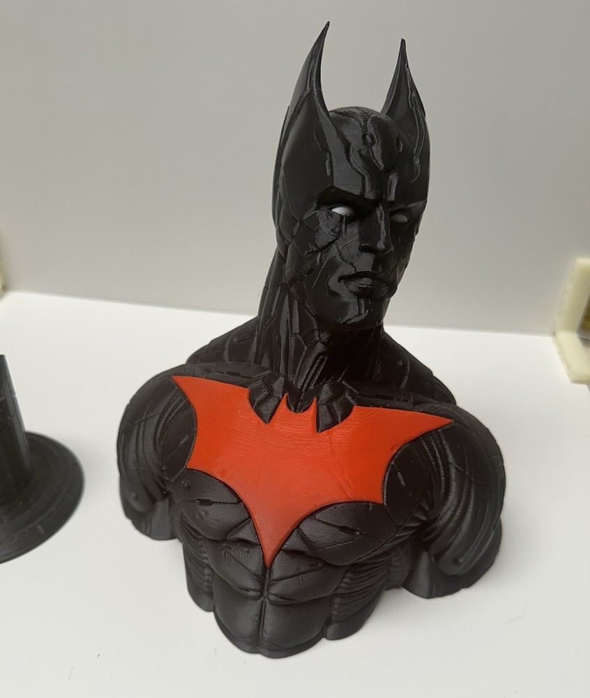 BATMAN BEYOND BUST