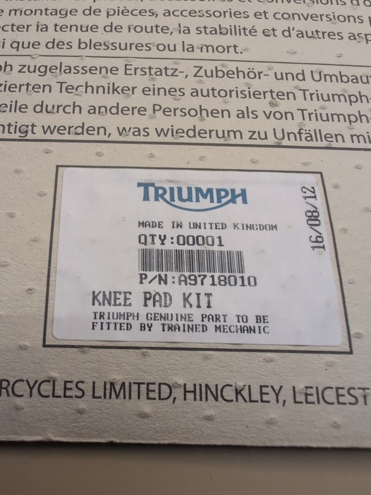 Triumph Knee Pad Kit