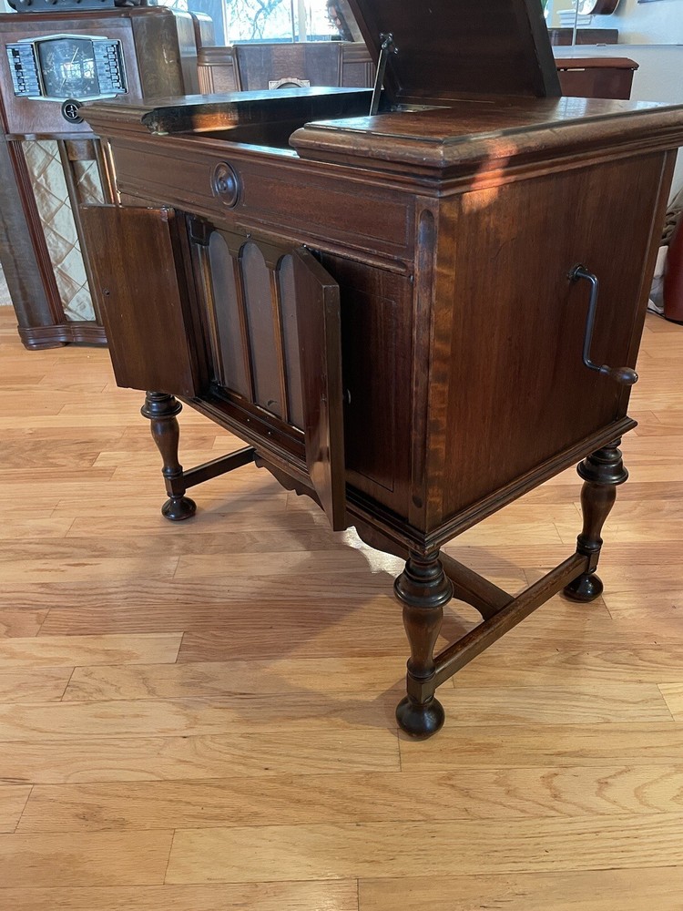 Victor Victrola Granada Phonograph