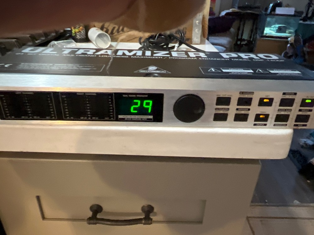 Behringer Ultramizer Pro DSP 1400P