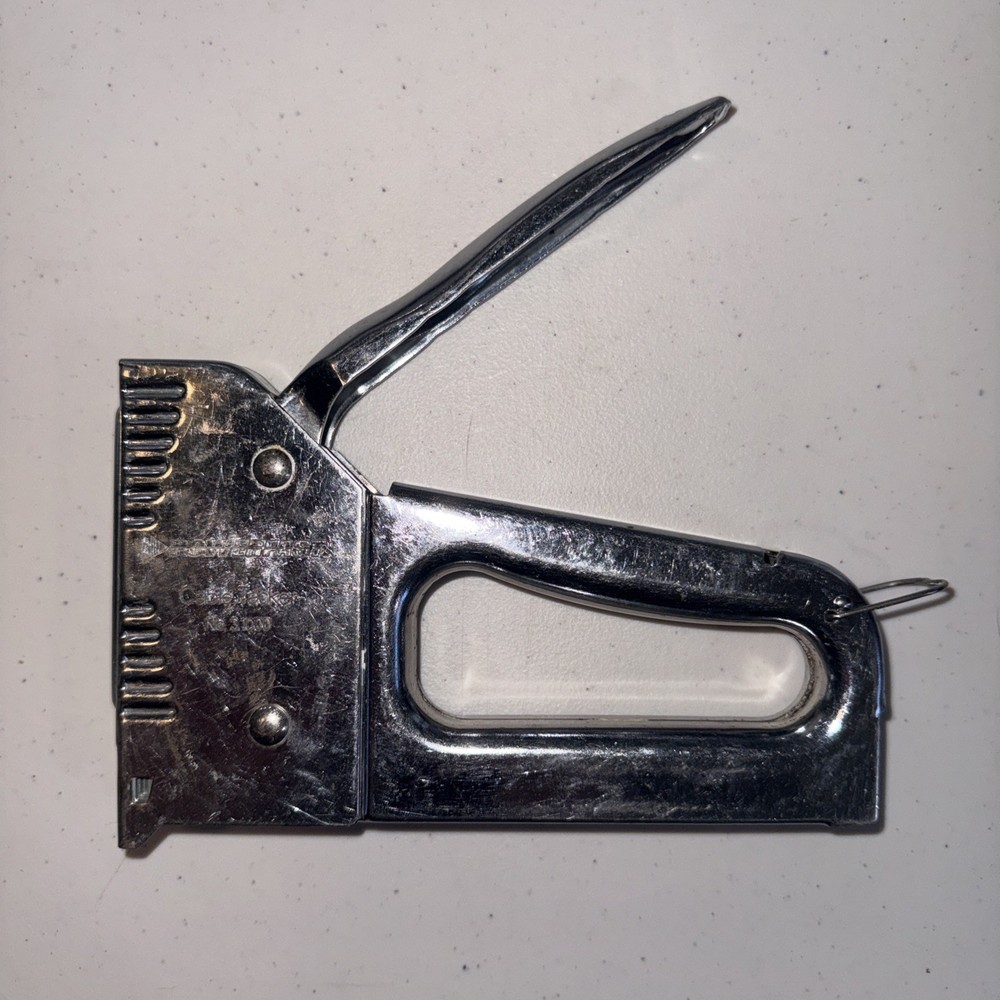 Powerfast Cable Tacker No. 31000 Stapler