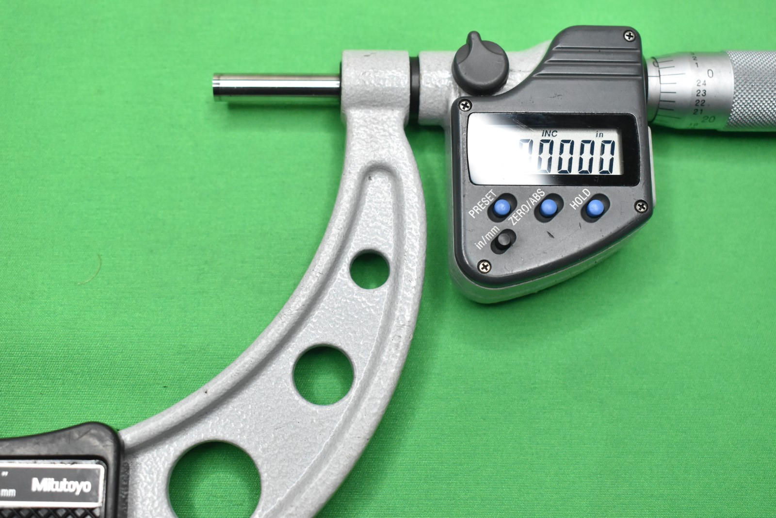 Mitutoyo 293-350-30 Digimatic IP65 4-5" Outside Micrometer w/Case