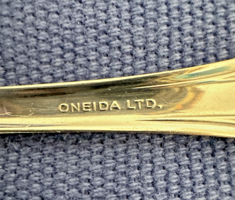 Wm Rogers/Oneida CHALICE HARMONY Pattern Cold Meat Serving Fork 8-1/8”