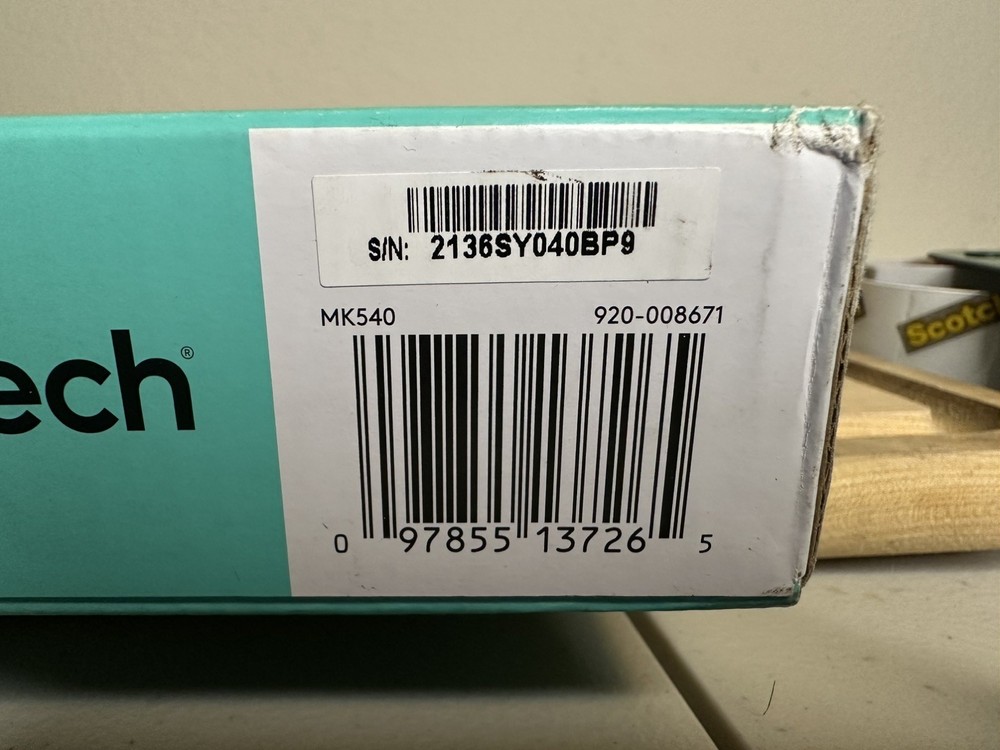 Logitech - MK540 Full-size Advanced Wireless Keyboard and Mouse Combo - NEW