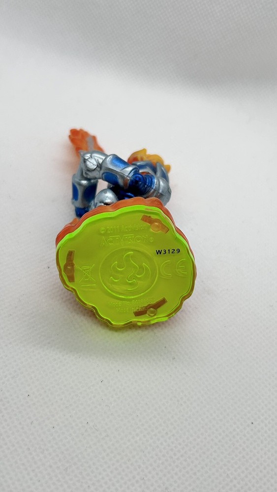 IGNITOR Skylanders Activision Toy Figure w/ Trading Card Sticker Code 2011