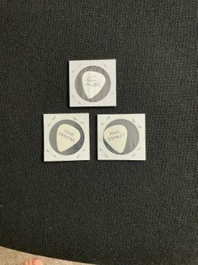 KISS Guitar Pick Set Nice Condition