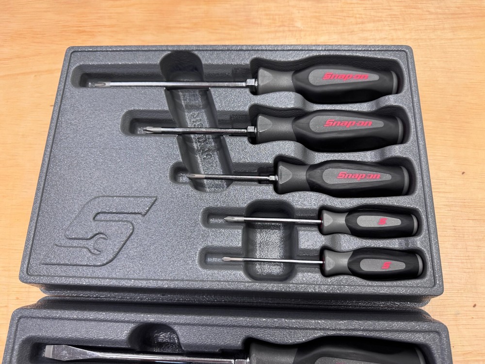 Snap-on Tools NEW 10pc DARK TITANIUM Soft Phillips & Flat Head Screwdriver Sets