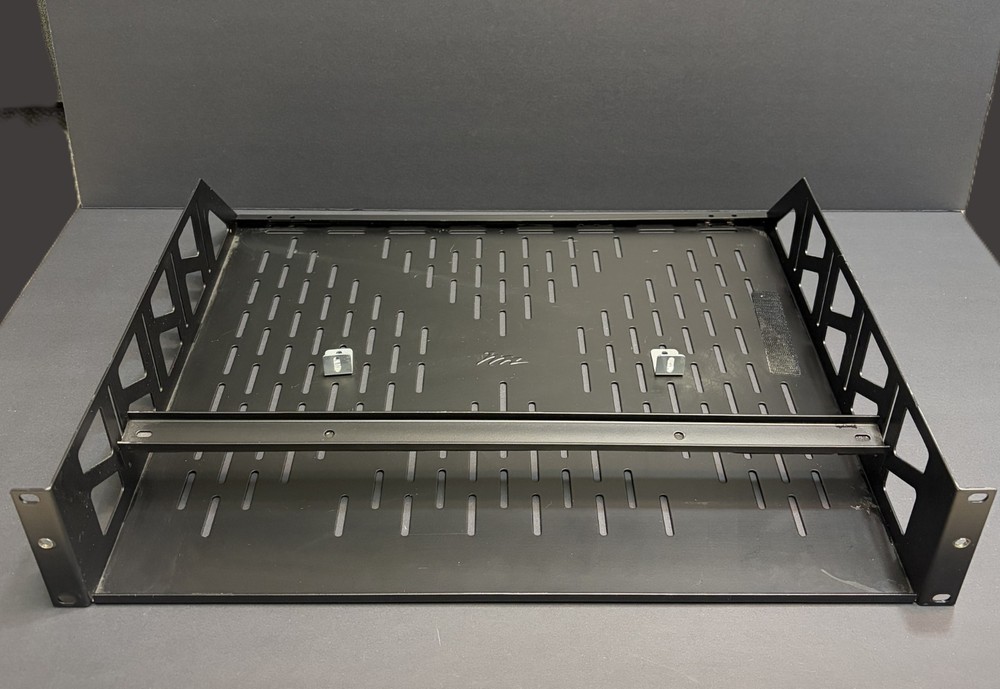 Middle Atlantic U2V Vented Universal Rackshelf