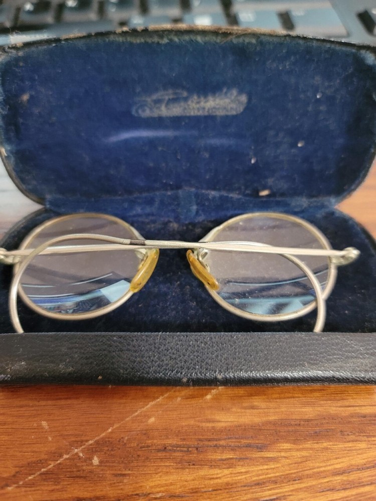 Antique 1933 Eyeglasses with case - Good Condition