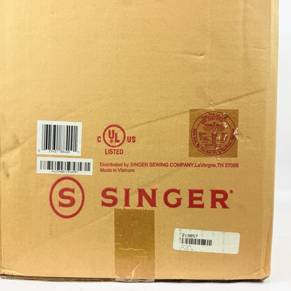 Singer One Plus 1+ Sewing Machine Computerized Brand New Open Box w Extras