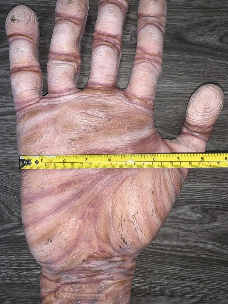 Cinema Secrets 2000 Halloween Hand