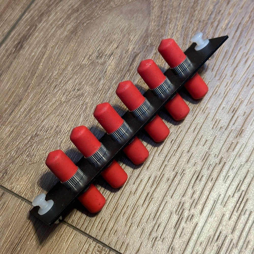 ST Multimode, Simplex, 6 Fiber Panel Red Caps