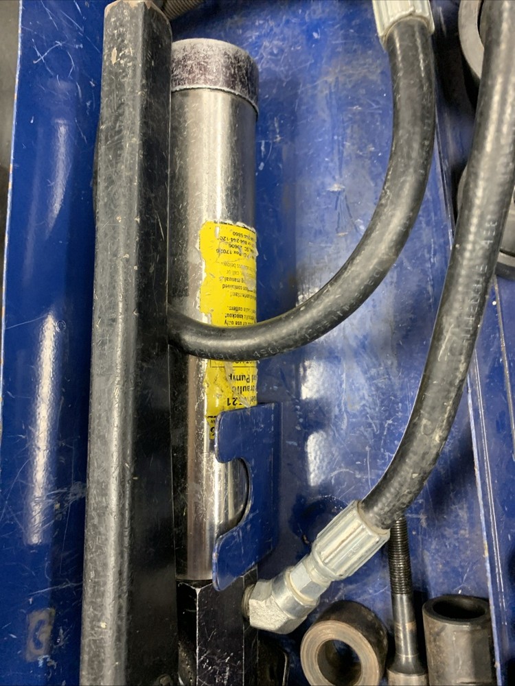 Current Tools Hydraulic Knockout Set Model 154 PM ***Read** Missing Dies