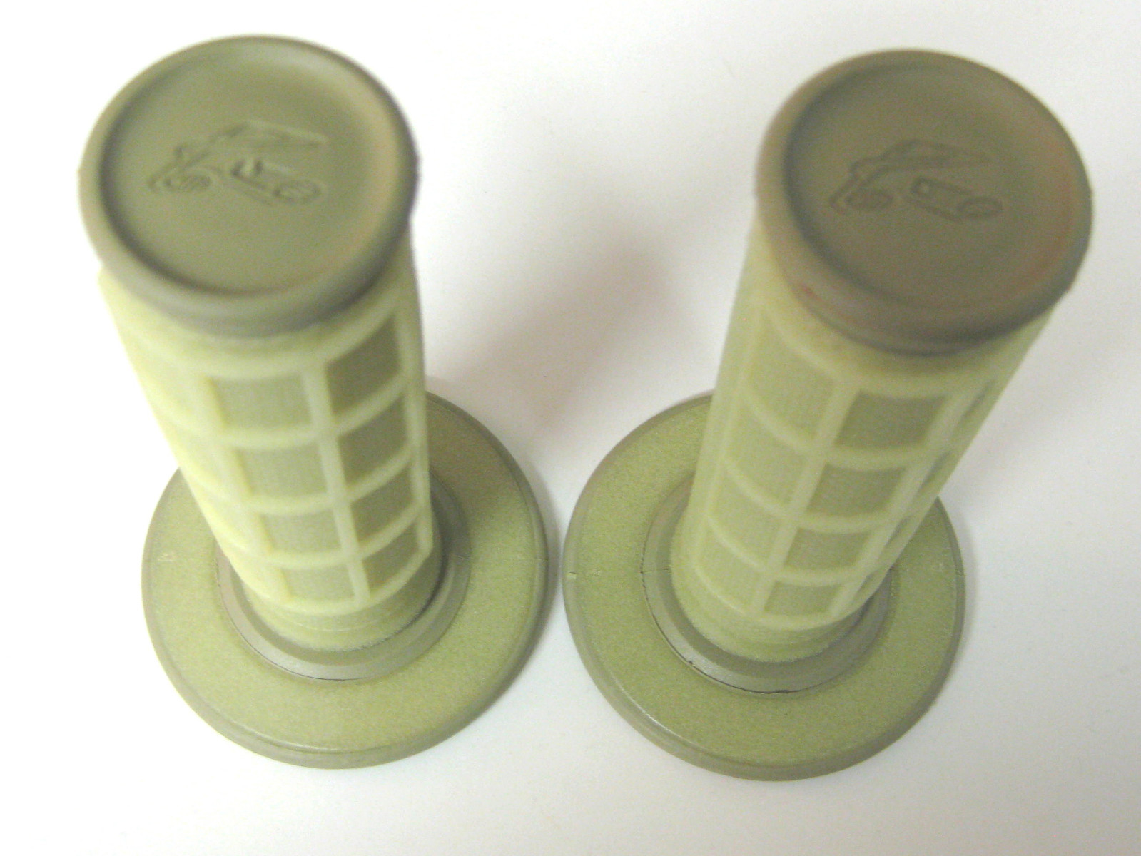 Renthal Half Waffle Dual Compound Grips made with Kevlar EXC YZF RMZ KXF CRF NEW