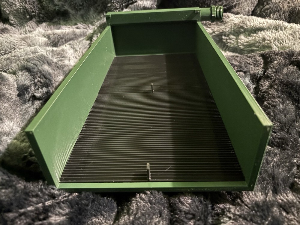 Easy flow gold sluice box for prospecting solid gold catching plates (army green