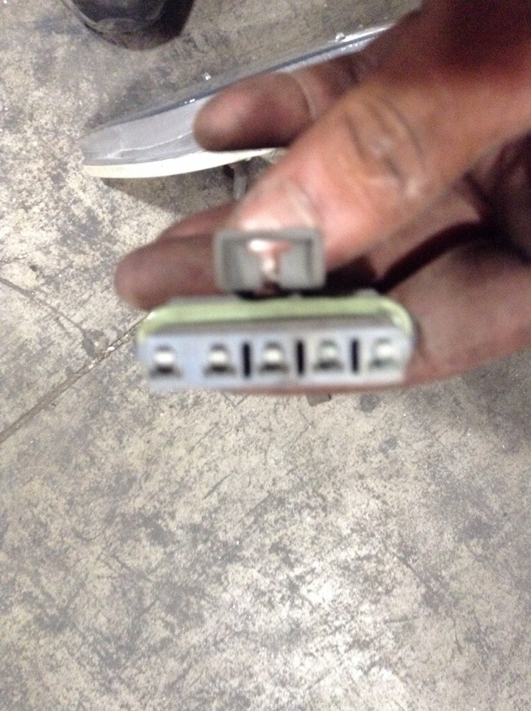 VOLVO VNM Headlamp Assembly