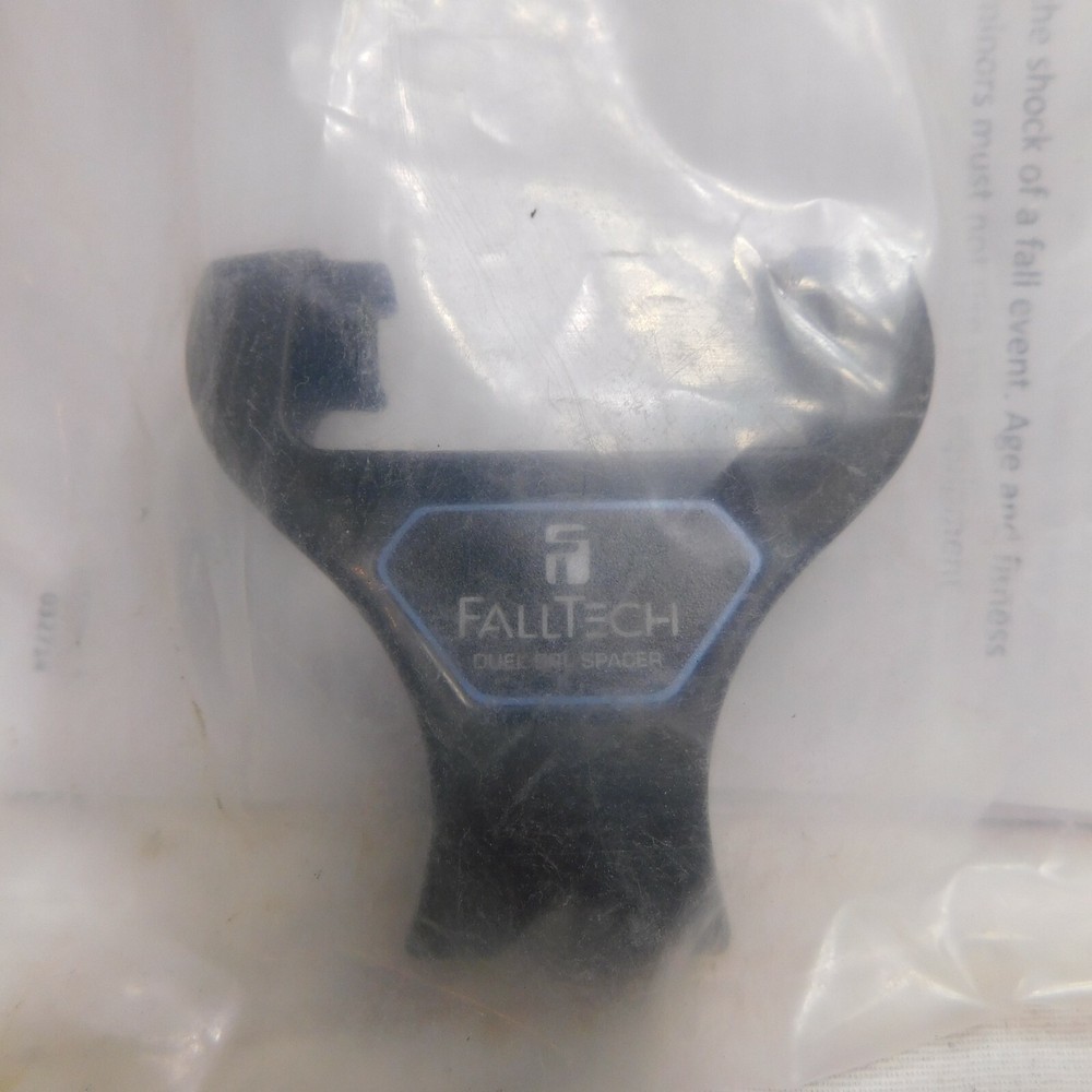 FallTech Carabiners #5072 Alignment Clip to Creat Twin Fall Limiters