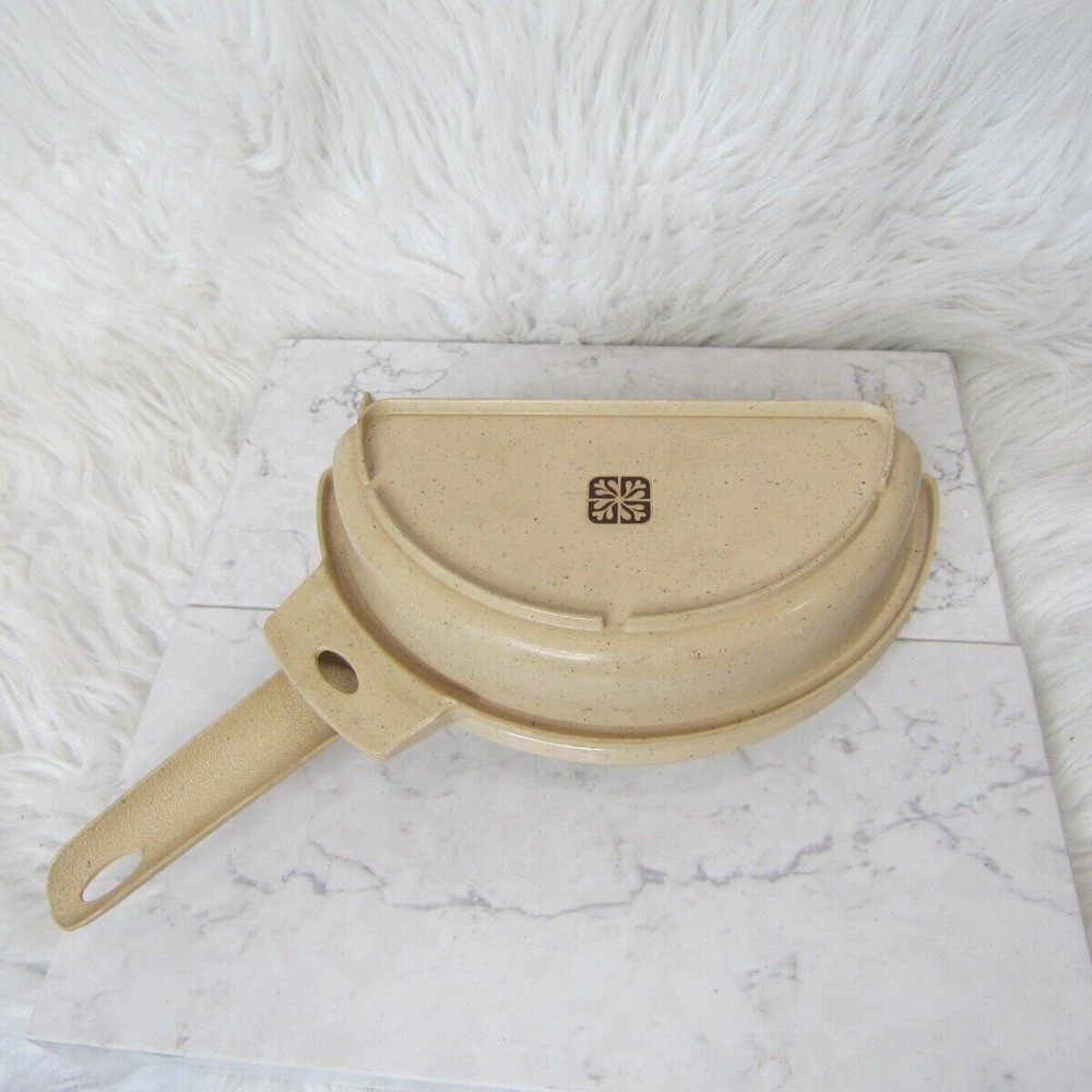 Vintage Littonware Omelette Maker Egg Food Kitchenware Accessory Microwave