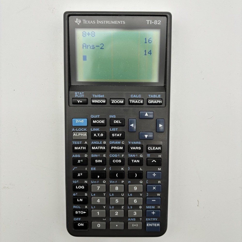 Texas Instruments TI-82 Graphing Calculator Tested Works.