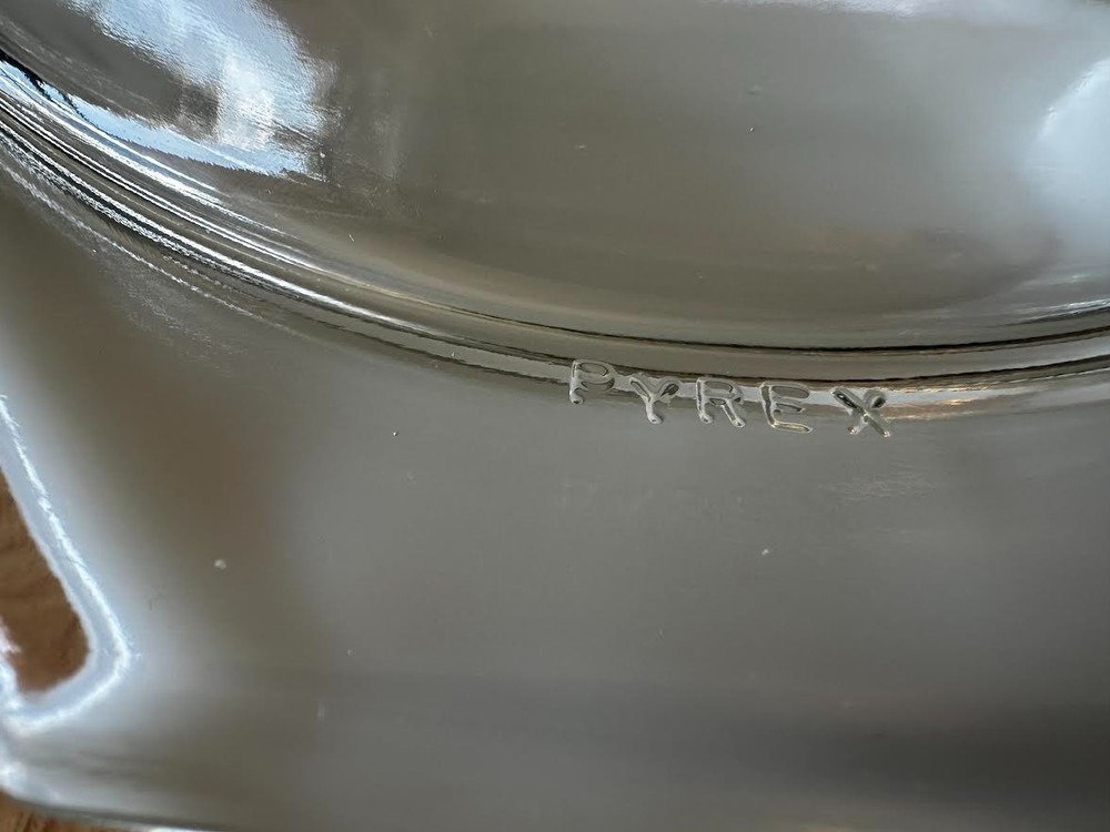 Pyrex Compass devided No Lid