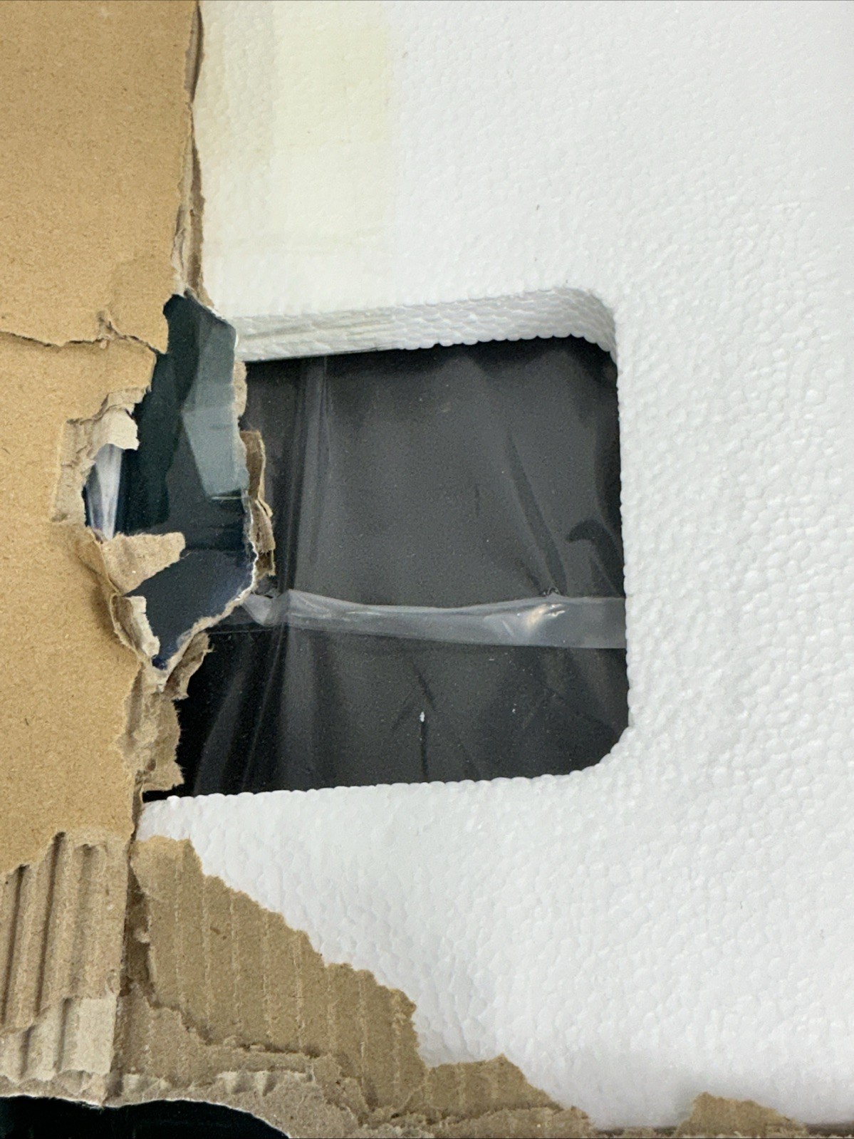 New In Box Magnavox 3-Piece CD Shelf System Digital FM Stereo Radio Bluetooth