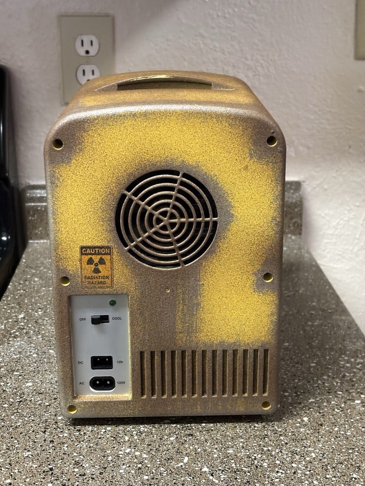 Fallout Sunset Sarsaparilla Mini Fridge: Classic Edition