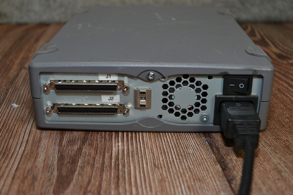 Sun Microsystems Dat 72 External Digital Data Storage / 380-1323-02 - EB621B#700