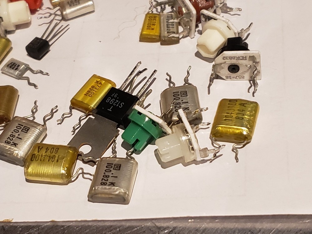 Miscellaneous Heathkit Crystal/ Capacitor Lot