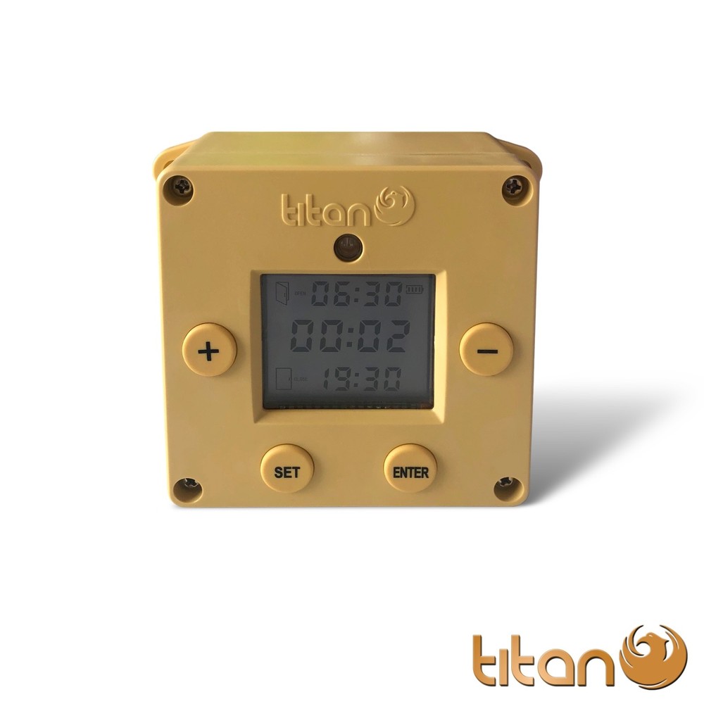 Automatic Chicken Door Opener with Light Sensor and Timer Settings - CUBE