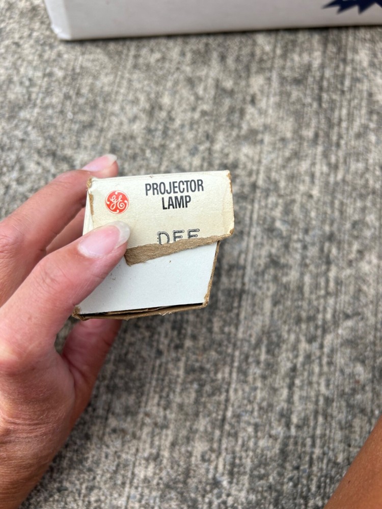 Vintage DFF GE projector lamp open box