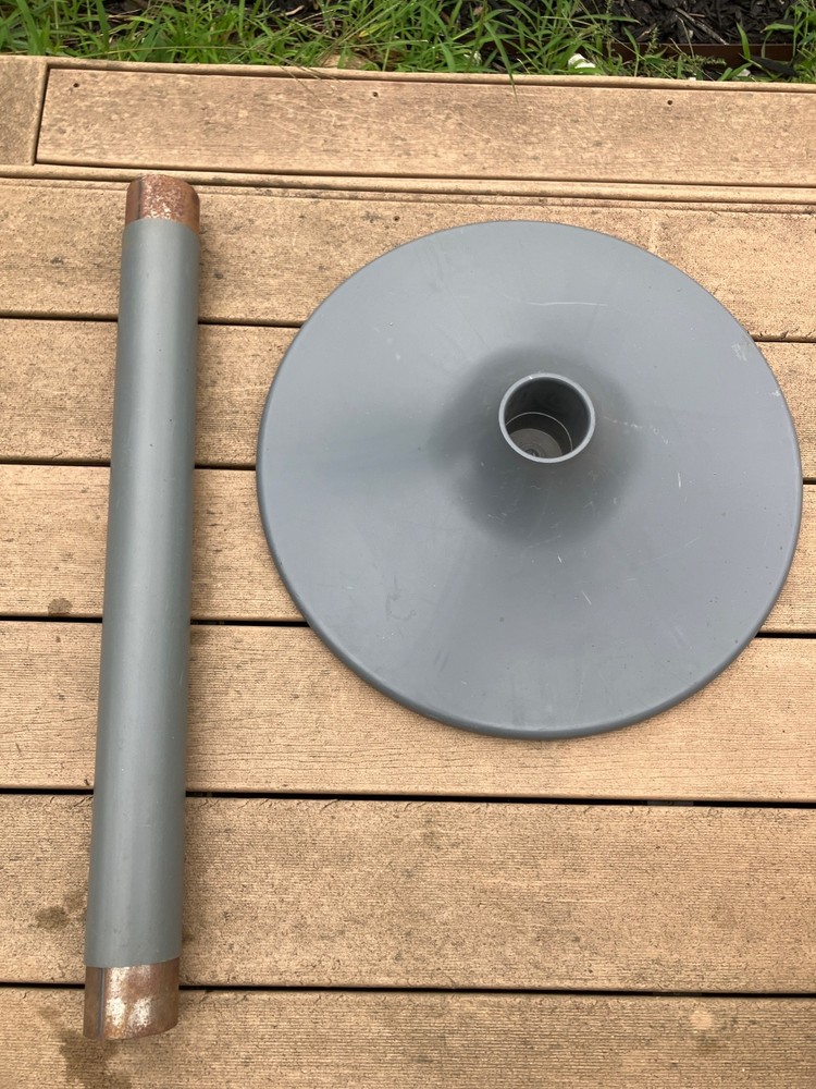 Three Bin Vendstar 3000 Bulk Candy Vending Machine w/ Stand missing keys