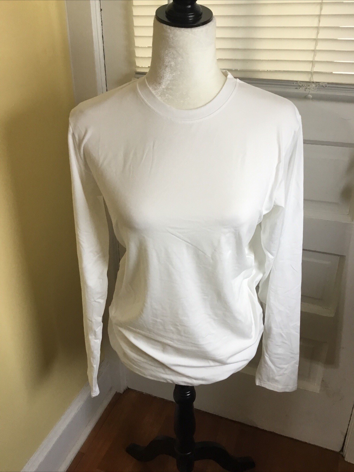 SPANX  Polyester  Long Sleeve Crewneck Top Powder White Size Large Excellent New