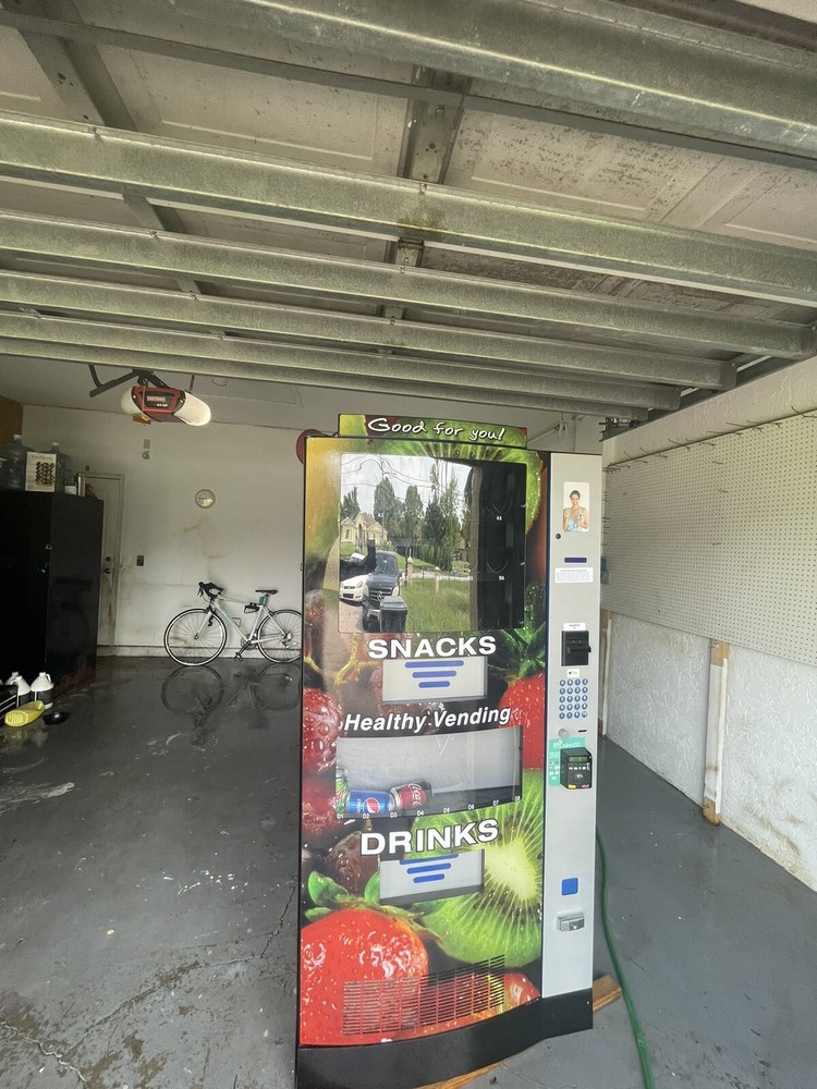 Food and drink combo vending machine