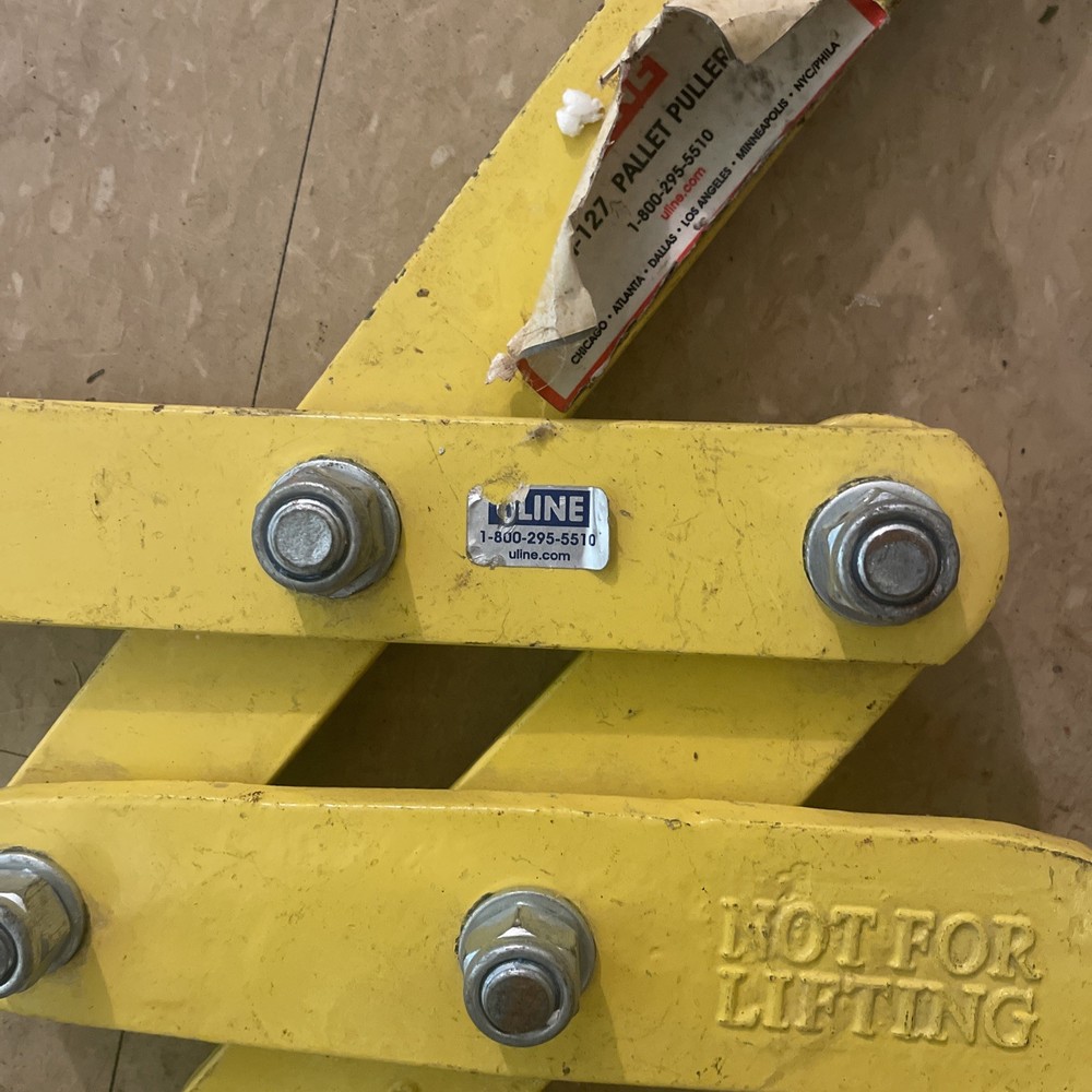 ULINE H-127 PALLET PULLER