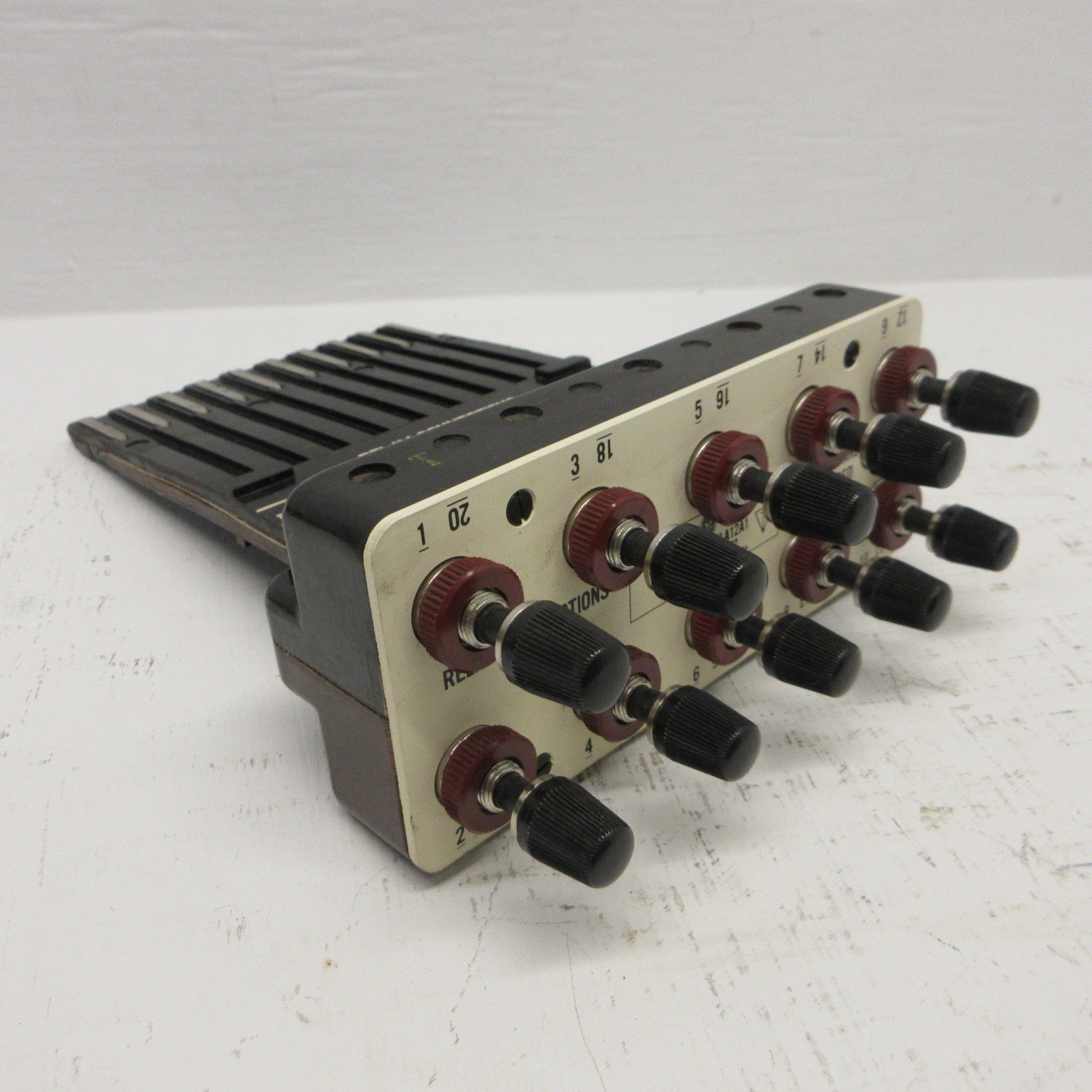 General Electric GE 12XLA12A1 Relay Connection Test Plug Drawouts/Relays/Meters