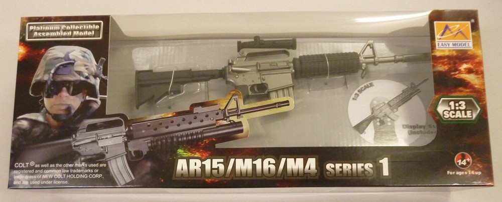 Easy Models 39105 1:3 Assembled XM177E2 Rifle