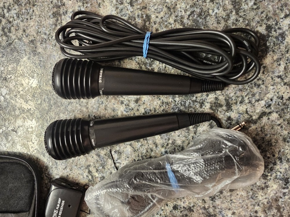 WOW FIRSTA Videoke Karaoke System Wf210 Complete