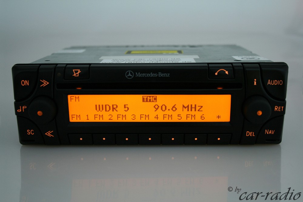 Genuine Mercedes Audio 30 APS BE4700 Bluetooth MP3 Becker Navigation System CD