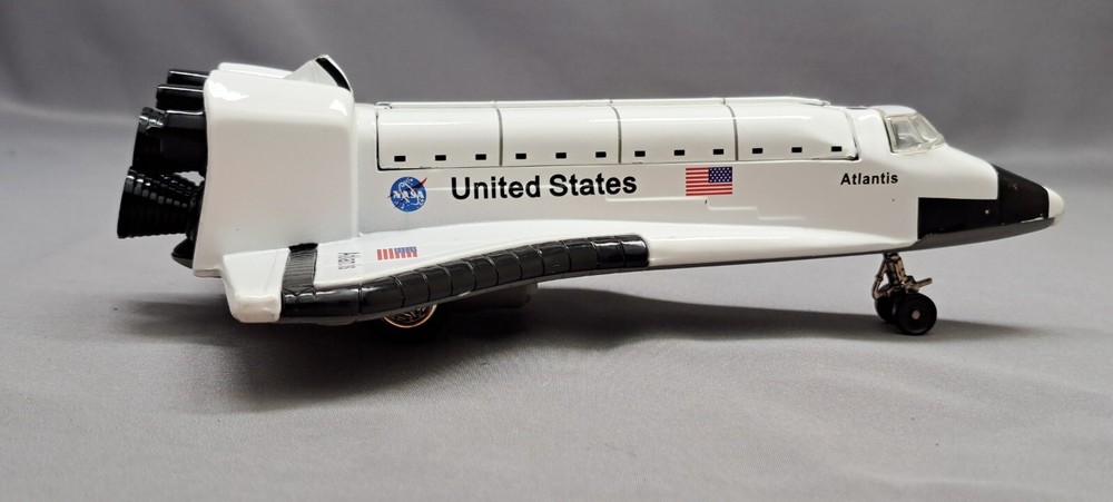 NASA Space Shuttle Atlantis Replica Diecast Model Top opens Landing Gear damaged