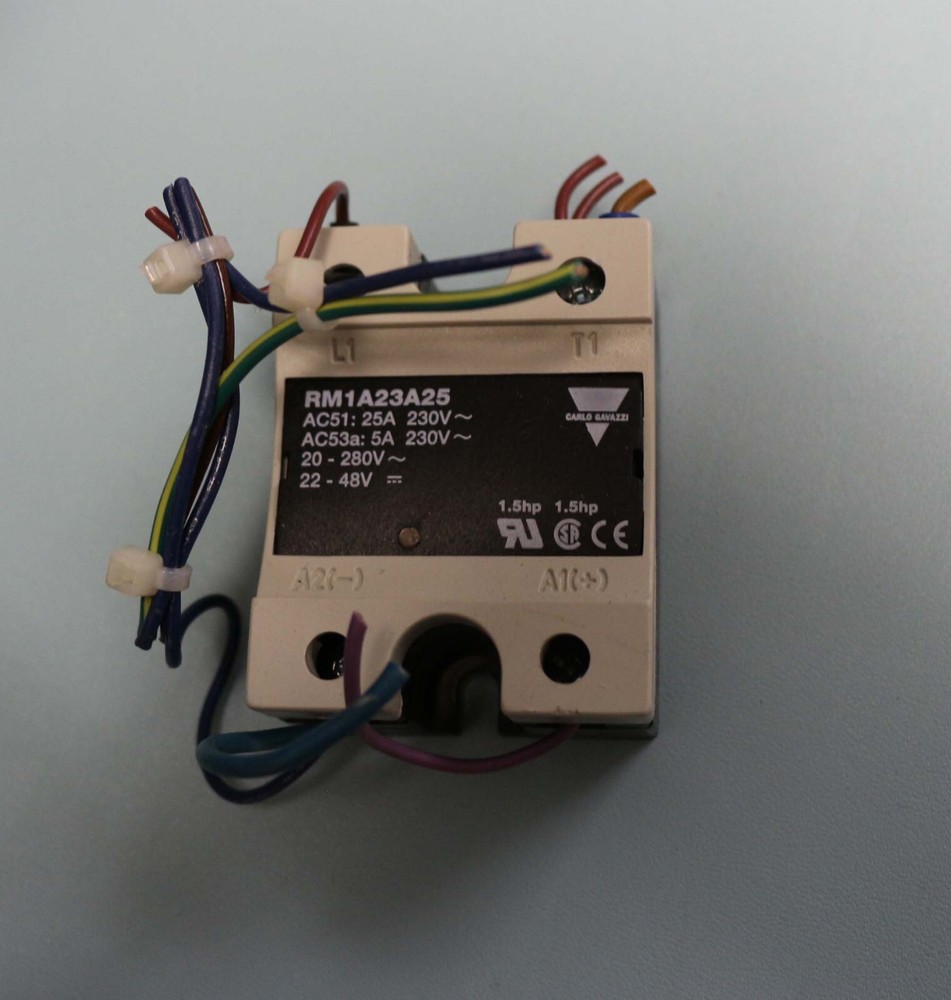 CARLO GAVAZZI RM1A23A25 SOLID STATE RELAY - FREE SHIPPING