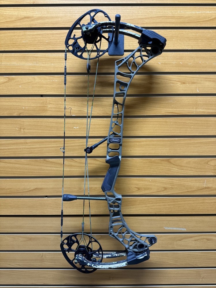 Mathews Phase 4 29 Compound Bow - LH - Pick Your Mod - UV Grip