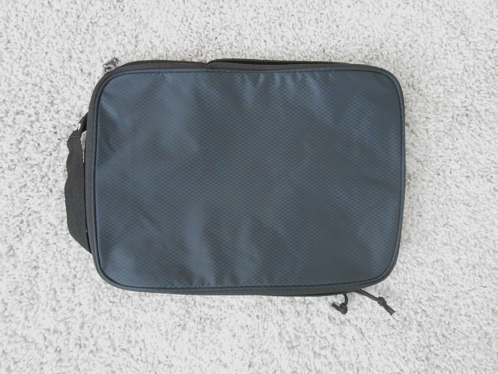 Eagle Creek Black Pack-It® Isolate Compression Cube Size-S, NWOT