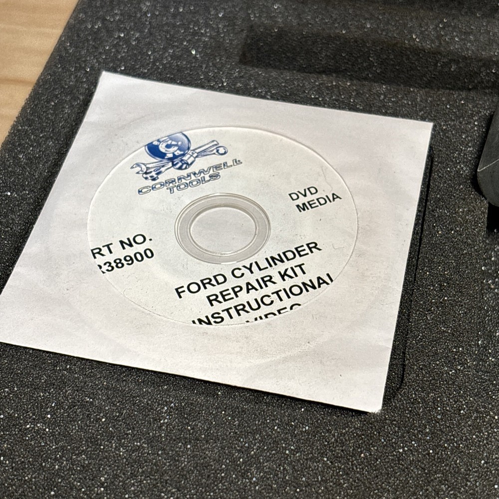 Cornwell Ford Two Valve Spark Plug Thread Kit HR38900 Incomplete READ!