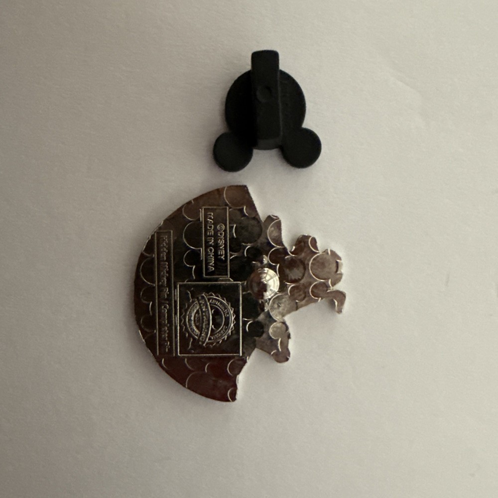 2013 Tinker Bell Gator Pin