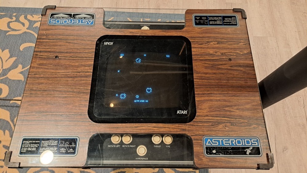 ASTEROIDS ARCADE COCKTAIL MACHINE by ATARI 1979